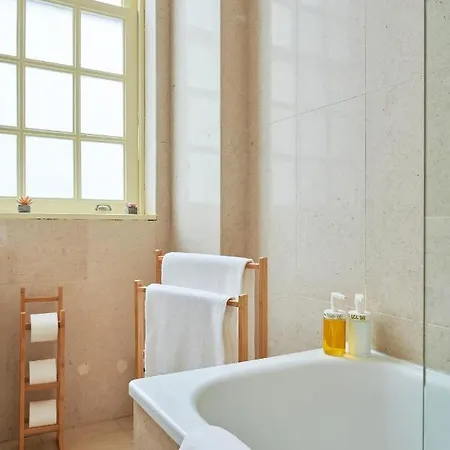 Apartment Spacious In The Perfect Location, By Timecooler