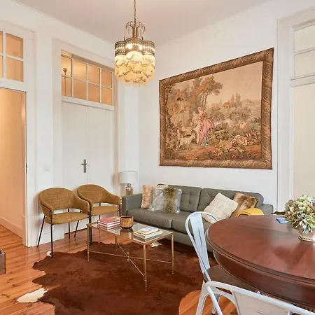 Spacious In The Perfect Location, By Timecooler Lägenhet