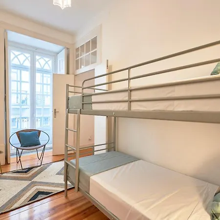 Apartment Spacious In The Perfect Location, By Timecooler *