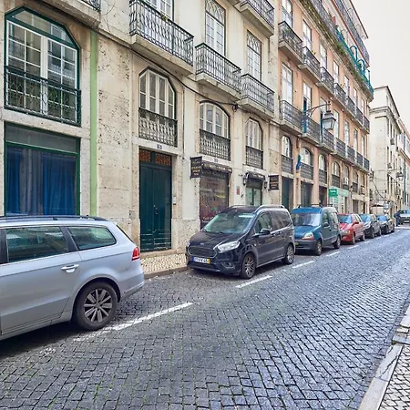 Spacious In The Perfect Location, By Timecooler Διαμέρισμα