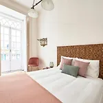 Διαμέρισμα Spacious In The Perfect Location, By Timecooler