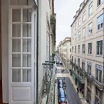 Spacious In The Perfect Location, By Timecooler Διαμέρισμα