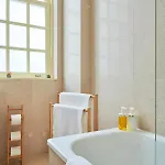 Διαμέρισμα Spacious In The Perfect Location, By Timecooler