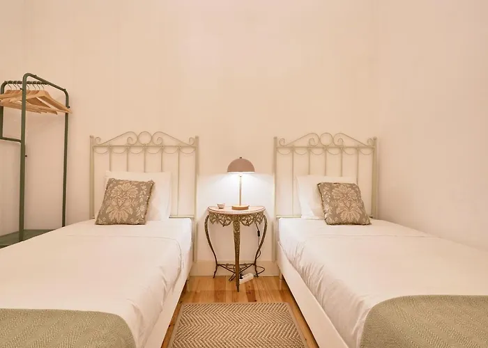 Spacious In The Perfect Location, By Timecooler * Lisboa